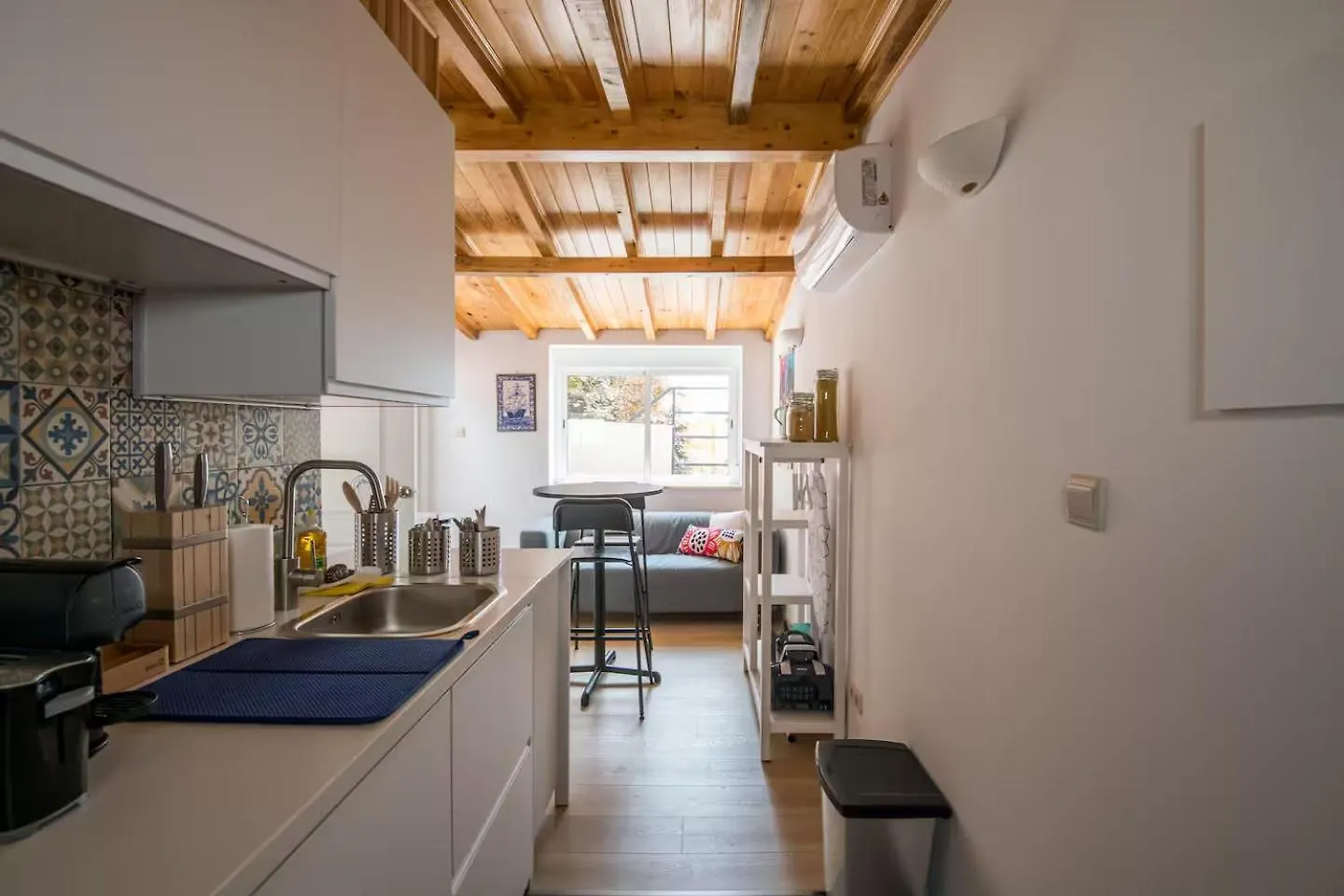 Studio Ensoleille Avec Terrasse Proche D'Amoreiras Lisbon 0*,