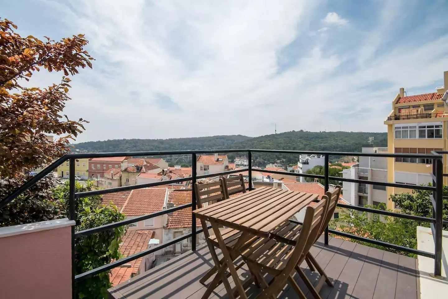 Studio Ensoleille Avec Terrasse Proche D'Amoreiras Lisbon Apartment