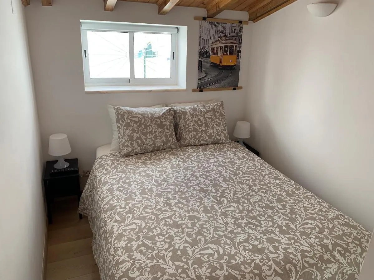 Studio Ensoleille Avec Terrasse Proche D'Amoreiras Lisbon 0*,